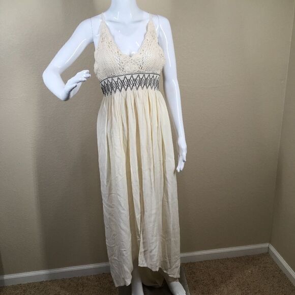 ASTR the Label - Paola Crochet Maxi Dress (G6) - Picture 1 of 6
